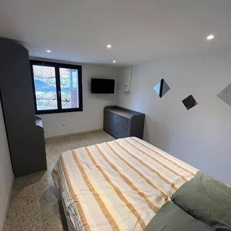 Apartamento Le Petit Coin Du Fau Montauban Exterior foto