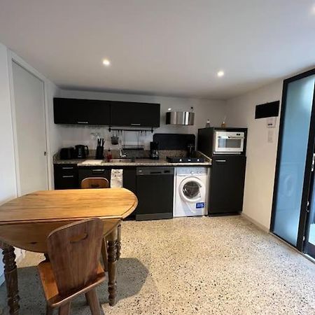 Apartamento Le Petit Coin Du Fau Montauban Exterior foto