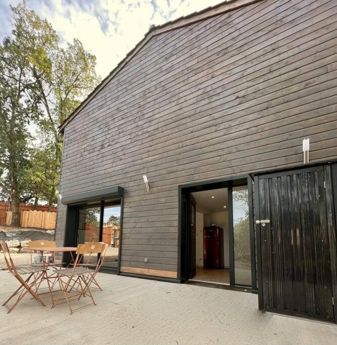 Apartamento Le Petit Coin Du Fau Montauban Exterior foto